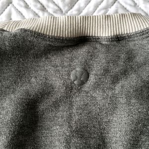 Men's Lululemon Gray sweatshirt / Zip sides M